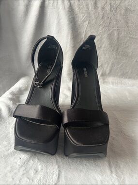 Forever 21 Black Satin Platform Ankle-Strap Sandals size 7.5 women’s.
